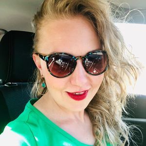 Meet your Posher, Elena